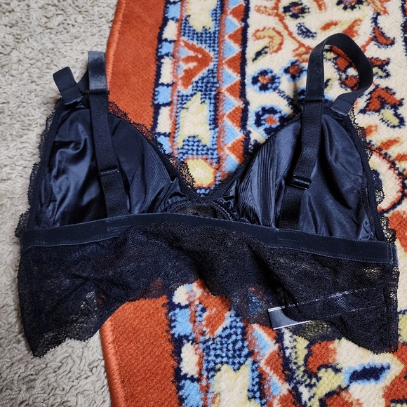 Victoria's Secret Black Lace Bralette - Picture 4 of 7